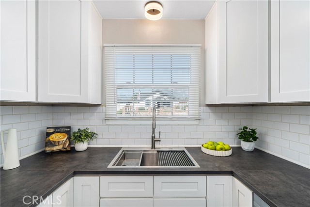 Detail Gallery Image 16 of 57 For 164 Euclid Pl, Upland,  CA 91786 - – Beds | – Baths