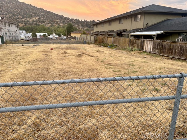 Detail Gallery Image 5 of 7 For 1106 S. Oregon St., Yreka,  CA 96097 - – Beds | – Baths