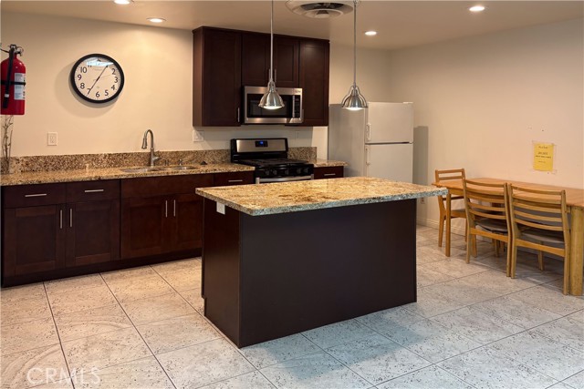 8241 Santa Inez Way, Buena Park CA: https://media.crmls.org/medias/9eef3693-0557-4bca-84de-3cf2c13ed420.jpg