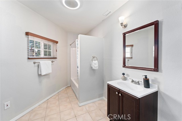 Detail Gallery Image 21 of 39 For 3809 Carol Dr, Fullerton,  CA 92833 - 3 Beds | 2 Baths