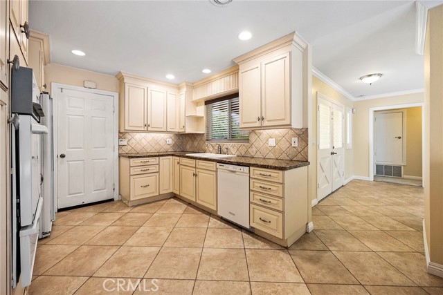 Detail Gallery Image 10 of 26 For 3019 Lime, Fullerton,  CA 92835 - 3 Beds | 2 Baths