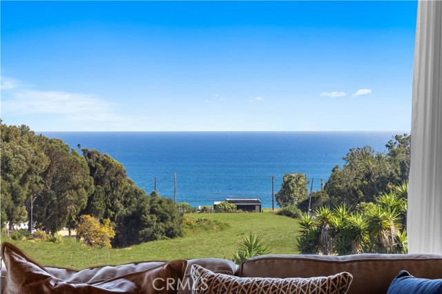 Detail Gallery Image 1 of 35 For 27535 Pacific Coast, Malibu,  CA 90265 - 4 Beds | 4 Baths