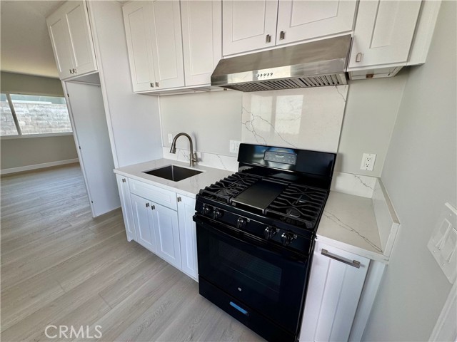 Detail Gallery Image 5 of 8 For 409 E Lemon Ave, Glendora,  CA 91740 - 2 Beds | 2 Baths