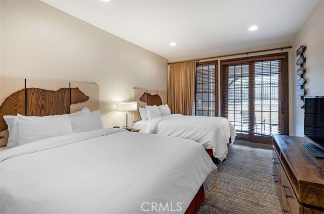 Detail Gallery Image 19 of 24 For 40671 Village Dr 15b,  Big Bear Lake,  CA 92315 - 4 Beds | 4 Baths