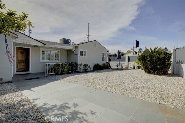 Detail Gallery Image 3 of 26 For 12156 Vanowen St, North Hollywood,  CA 91605 - 2 Beds | 1 Baths