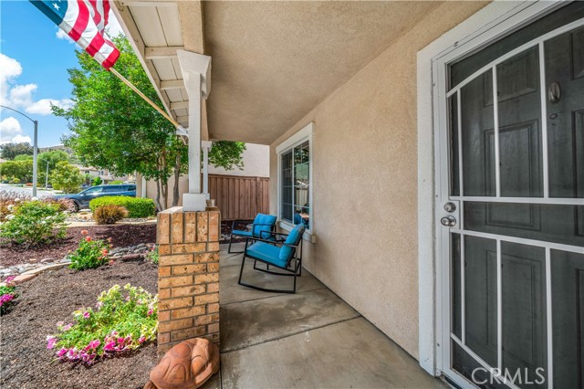 Detail Gallery Image 4 of 46 For 32026 Poppy Way, Lake Elsinore,  CA 92532 - 4 Beds | 2/1 Baths