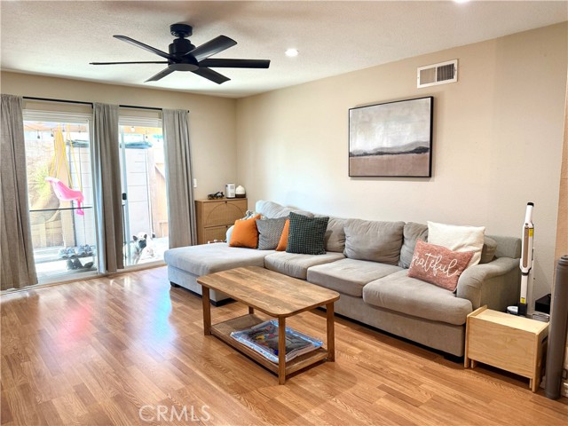 Detail Gallery Image 15 of 23 For 1881 Mitchell Ave #23,  Tustin,  CA 92780 - 2 Beds | 2 Baths