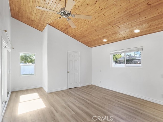 Detail Gallery Image 11 of 25 For 7767 Independence Ave, Canoga Park,  CA 91304 - 3 Beds | 2 Baths