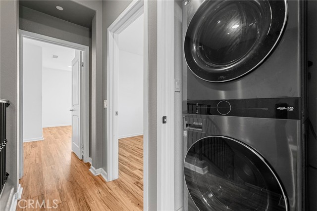 Detail Gallery Image 14 of 34 For 7600 N Courage Way, Van Nuys,  CA 91405 - 4 Beds | 3 Baths