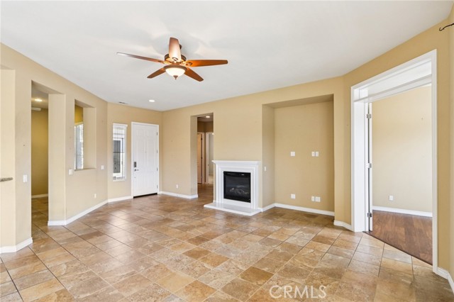 Detail Gallery Image 11 of 44 For 5107 via Bajamar, Hemet,  CA 92545 - 3 Beds | 3 Baths