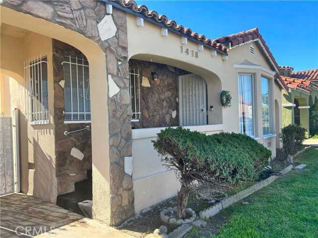 Detail Gallery Image 2 of 15 For 1418 W 93rd, Los Angeles,  CA 90047 - 3 Beds | 2 Baths