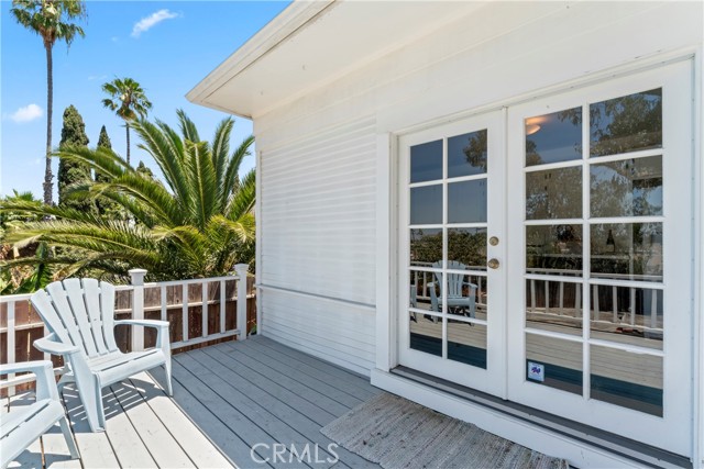 976 N Loma Vista Drive, Long Beach CA: https://media.crmls.org/medias/9ef6259e-54d1-4b89-a301-2b57553d42d3.jpg