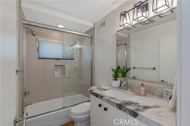 428 21st Pl, Manhattan Beach, California 90266, 3 Bedrooms Bedrooms, ,3 BathroomsBathrooms,Residential,Sold,21st Pl,SB25012241
