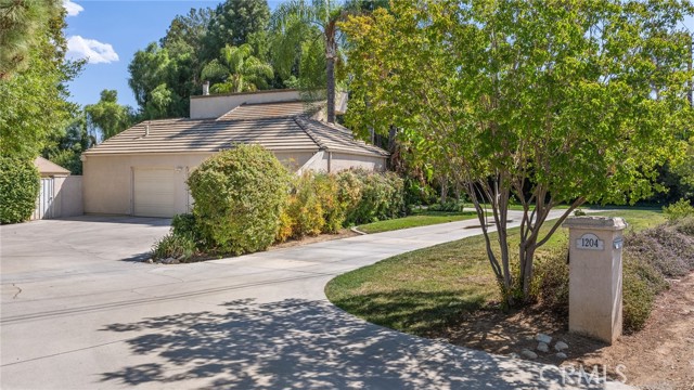 Detail Gallery Image 5 of 75 For 1204 W Sunset Dr, Redlands,  CA 92373 - 4 Beds | 4 Baths