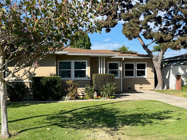 376 Magnolia St, Costa Mesa, CA 92627