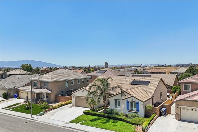 Detail Gallery Image 2 of 40 For 6125 Coopers Hawk Dr, Jurupa Valley,  CA 91752 - 5 Beds | 3/1 Baths