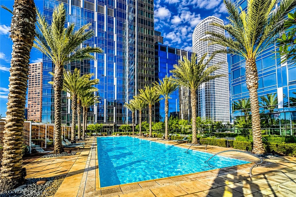 https://media.crmls.org/medias/9ef835f7-12e5-4b87-81a6-df160b196155.jpg?preset=X-Large