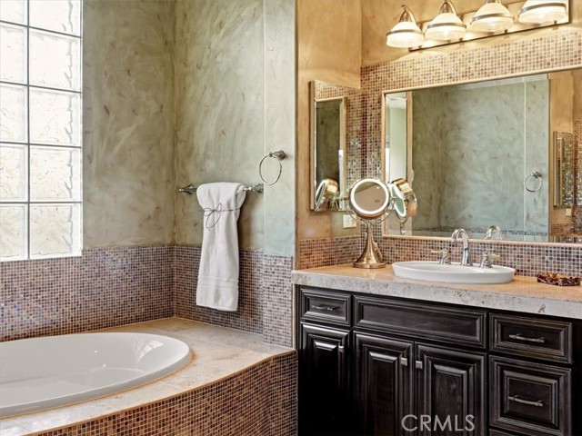 MLS #OC26218366 image #38