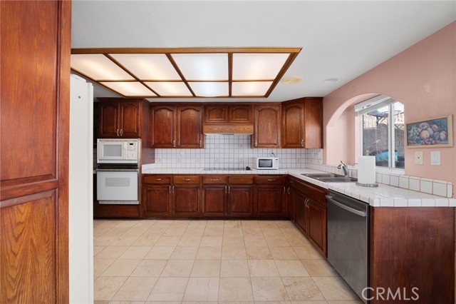 Detail Gallery Image 18 of 52 For 1677 Laurelwood Ave, Colton,  CA 92324 - 3 Beds | 2/1 Baths