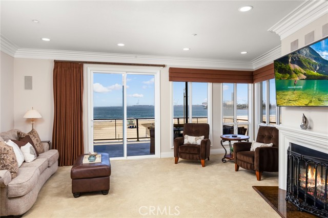 1400 E Ocean Boulevard, Long Beach CA: https://media.crmls.org/medias/9ef9f97f-ea03-4f5b-adce-bf513399e839.jpg