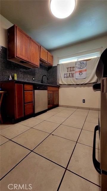 Detail Gallery Image 8 of 18 For 9454 Frankfort Ave, Fontana,  CA 92335 - 3 Beds | 1 Baths