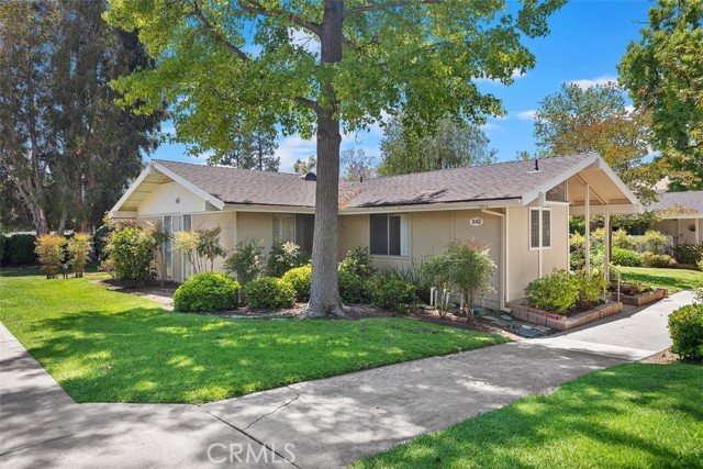 Detail Gallery Image 1 of 40 For 542 via Estrada a,  Laguna Woods,  CA 92637 - 2 Beds | 2 Baths