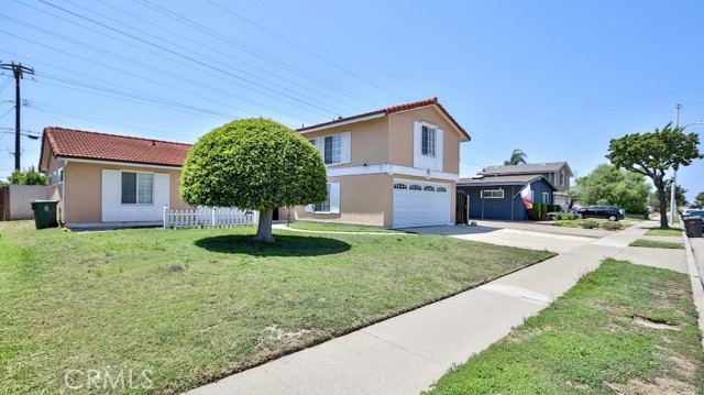 17475 Santa Lucia Street, Fountain Valley CA: https://media.crmls.org/medias/9efa3ef0-cab0-45f4-8caf-119faf80d09c.jpg
