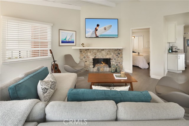 Detail Gallery Image 8 of 16 For 321 Iris Ave, Corona Del Mar,  CA 92625 - 2 Beds | 2 Baths