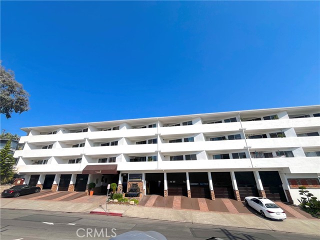 100 Cliff Drive, Laguna Beach CA: https://media.crmls.org/medias/9efbdacc-c941-4cf5-b402-2daccb4e3097.jpg