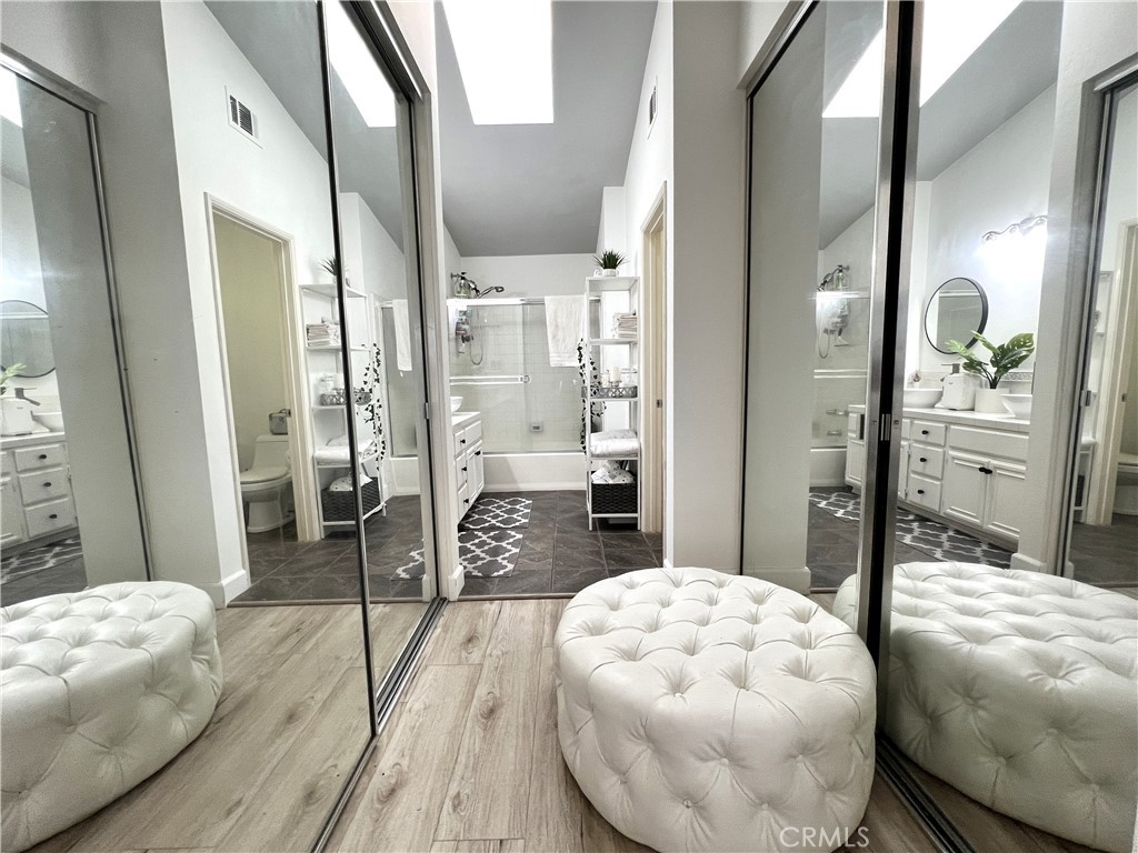 MLS #OC25273791 image #23