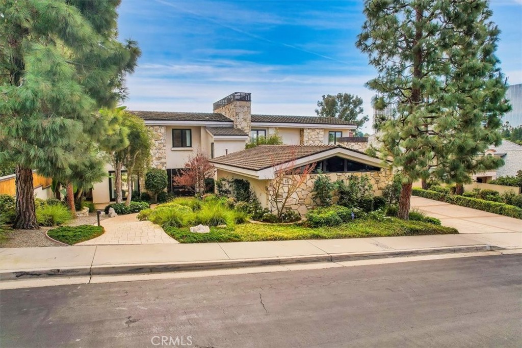 15 Inverness Lane