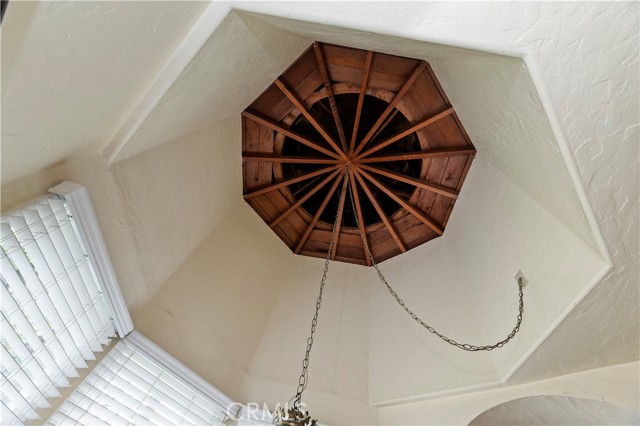 Image 46 of 73 For 4202 University