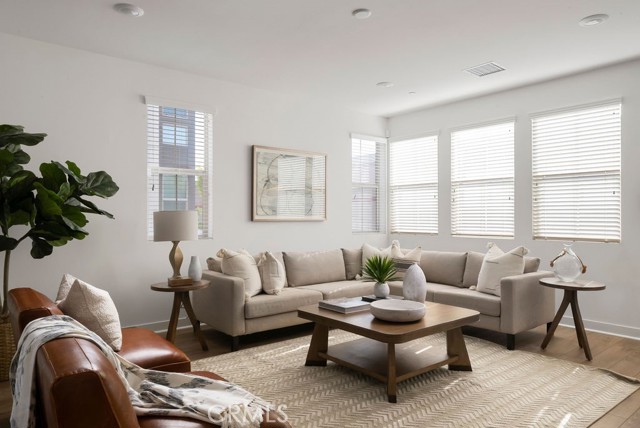 Detail Gallery Image 10 of 32 For 6026 Derby Ln, Cypress,  CA 90720 - 4 Beds | 3/1 Baths