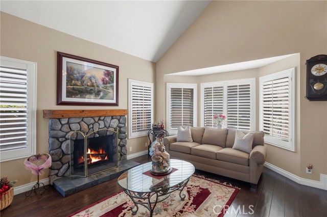 Detail Gallery Image 4 of 32 For 6207 E Breton Cir, Orange,  CA 92869 - 3 Beds | 2/1 Baths