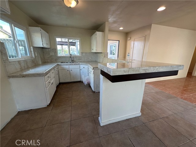 Detail Gallery Image 6 of 47 For 3112 Pioneer Dr, Bakersfield,  CA 93306 - 4 Beds | 2 Baths