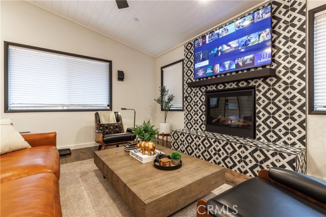 Detail Gallery Image 4 of 36 For 487 San Bernardino Ave, Sugarloaf,  CA 92386 - 3 Beds | 2 Baths