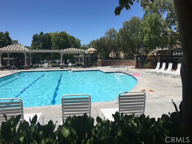 284 Tustin Field Drive, Tustin CA: https://media.crmls.org/medias/9f001663-e842-4790-bd73-cc004e88c4db.jpg
