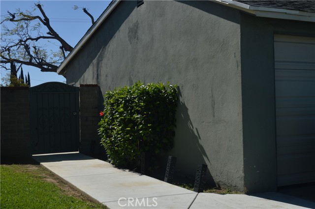 Detail Gallery Image 3 of 14 For 1310 Poindexter St, Los Angeles,  CA 90044 - 3 Beds | 2 Baths