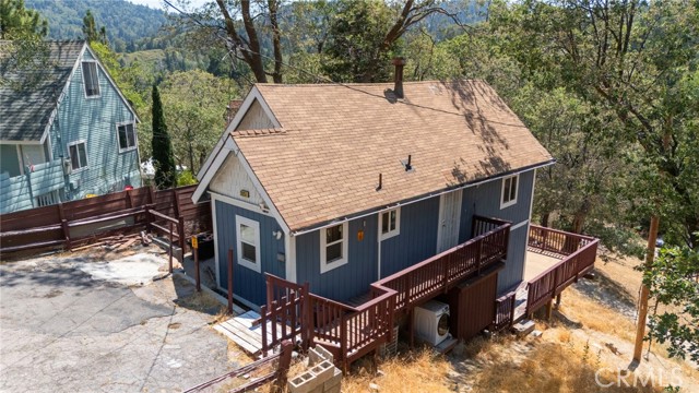 29251 Lake Brook Avenue, Cedar Glen CA: https://media.crmls.org/medias/9f00dc63-04d7-45f4-8a14-2feecb5d9749.jpg