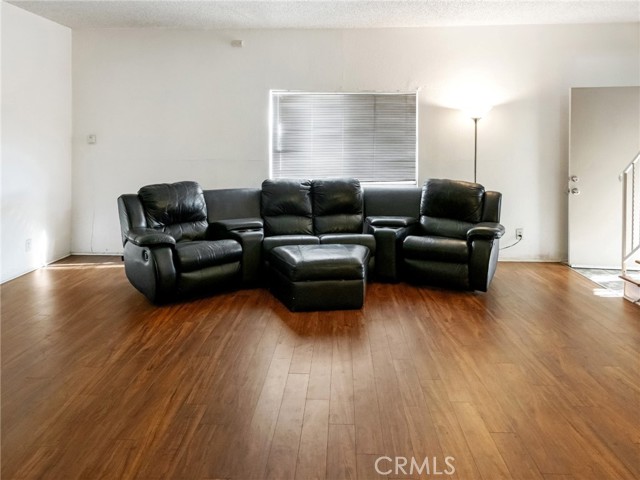 7714 S Broadway, Los Angeles CA: https://media.crmls.org/medias/9f01083a-2538-49c3-bc02-8975f4c0214b.jpg