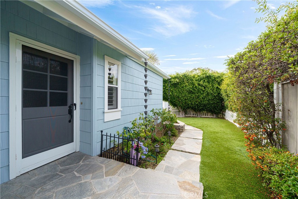 MLS #OC25233246 image #27