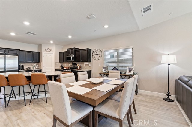 Detail Gallery Image 9 of 32 For 748 Expedition Way, Madera,  CA 93636 - 3 Beds | 2 Baths