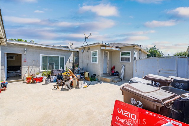 601 S Pearl Avenue, Compton CA: https://media.crmls.org/medias/9f01d6e3-90aa-4bf5-91b8-2076a031c411.jpg