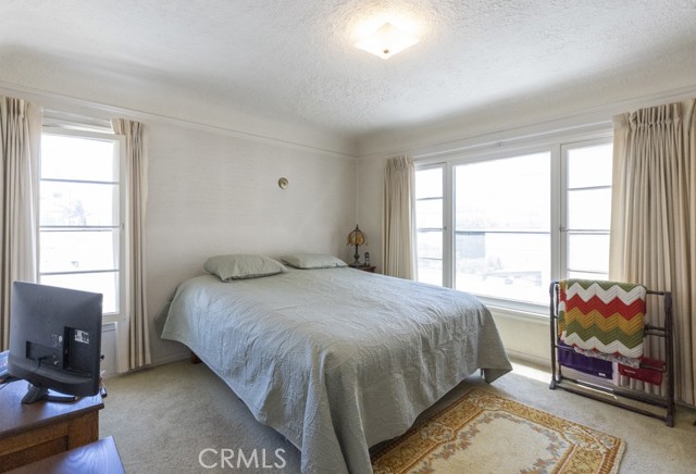 132 St Joseph Avenue, Long Beach CA: https://media.crmls.org/medias/9f02622d-5eb0-41b0-8713-607152c3c23b.jpg