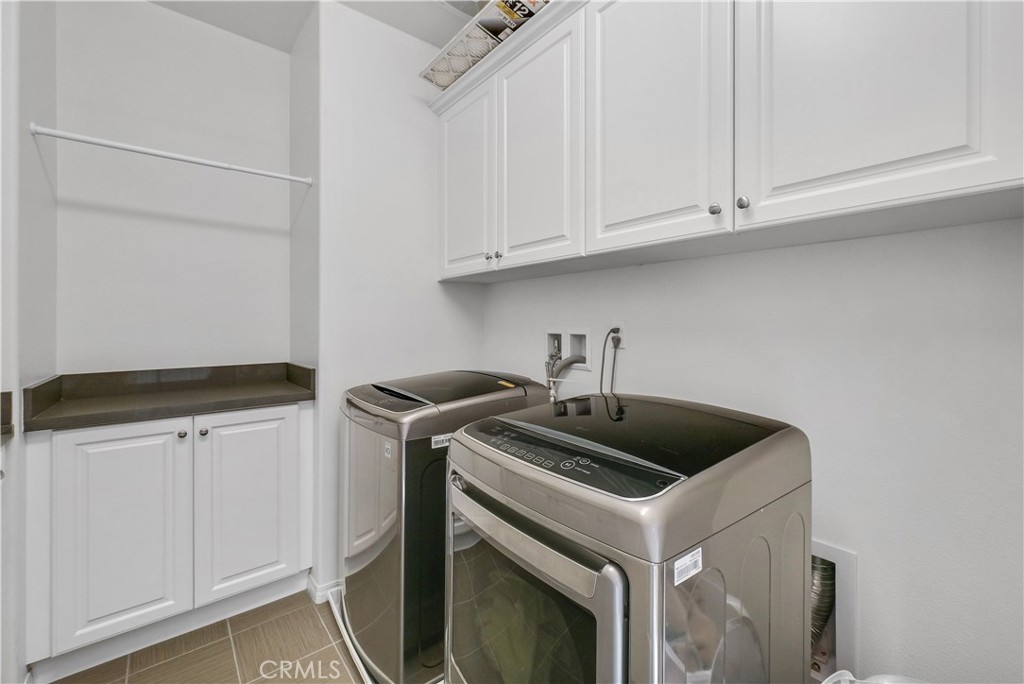 9f02b69a 1a3c 464a B52f 2076532b0119