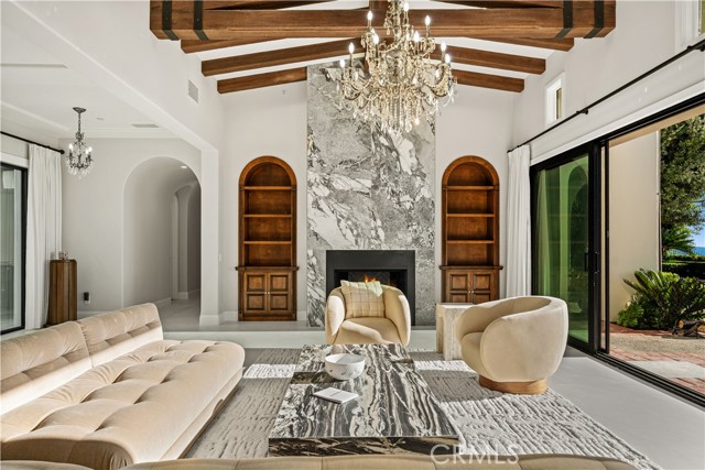 24 Scenic Bluff, Newport Coast CA: https://media.crmls.org/medias/9f02e781-9f99-4b7b-91d6-682977180e0c.jpg