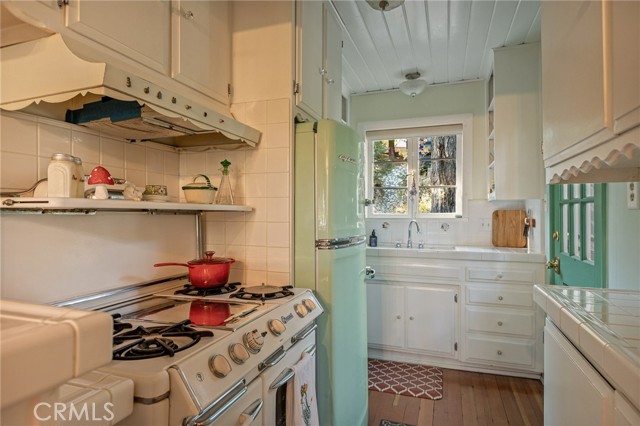 28782 Cedar Drive, Lake Arrowhead, CA 92352