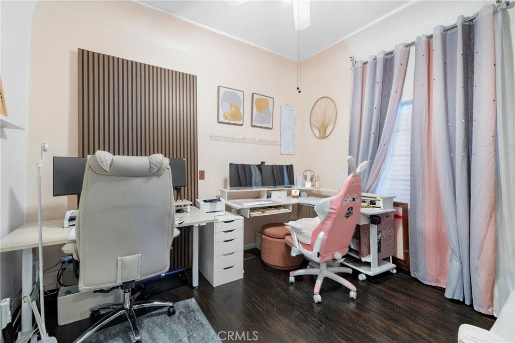 https://media.crmls.org/medias/9f03ee8f-39b3-4761-a856-2c69d286ce47.jpg?preset=X-Large