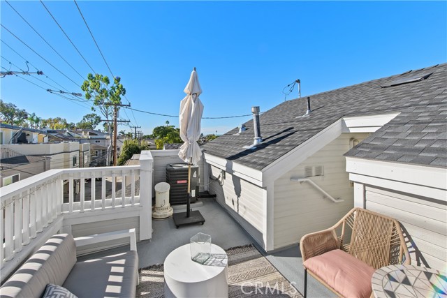 Detail Gallery Image 32 of 33 For 608 Poinsettia Ave #B,  Corona Del Mar,  CA 92625 - 2 Beds | 2 Baths