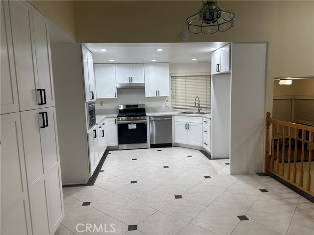 Detail Gallery Image 6 of 20 For 2124 Wildwood Ct, Fullerton,  CA 92831 - 3 Beds | 2 Baths